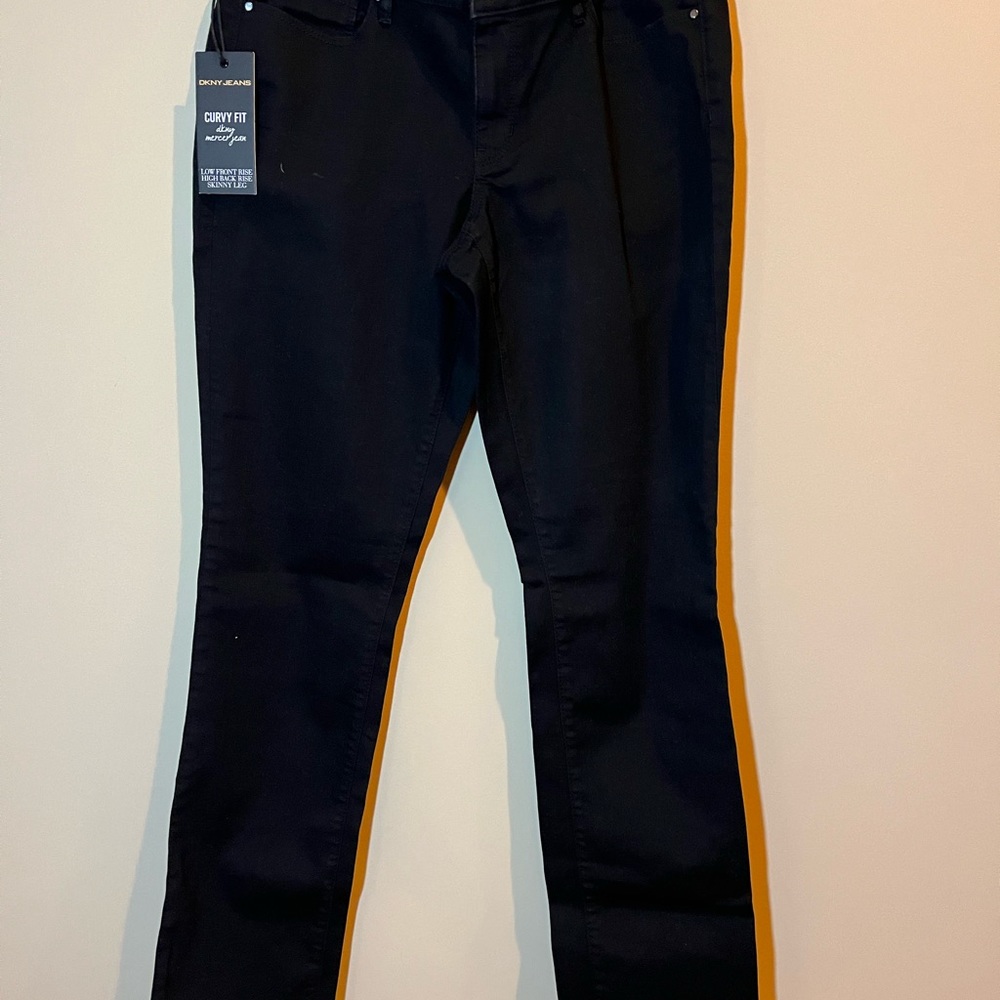 Women DNKY Jeans, Curvy Fit, Skinny Leg Jeans in size 10x32 in the color Black.